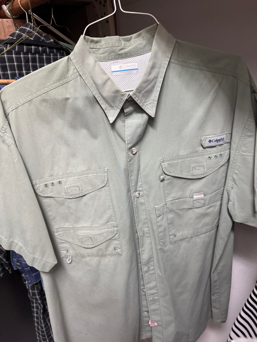 Columbia Light Sage Short-Sleeve Button-Down Fishing Shirt